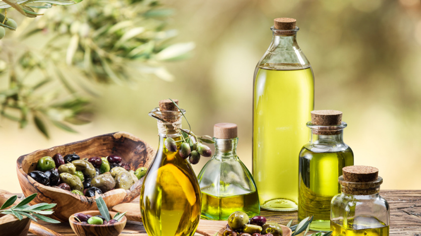 Bouteilles d'huile d'olive en verre