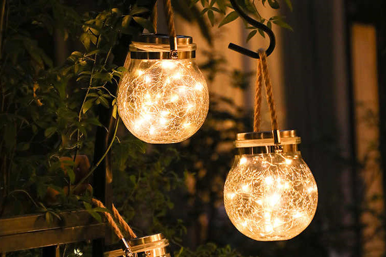 Décoration de jardin: lumière solaire à LED de crack